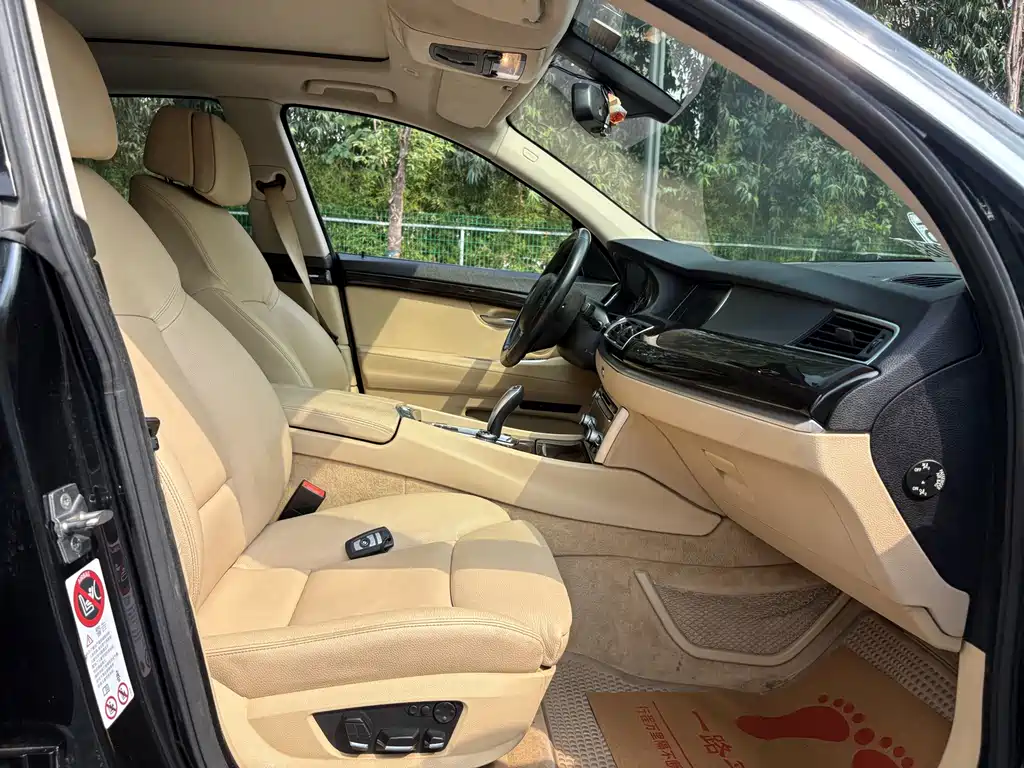 BMW 5 Series GT — миниатюра 19