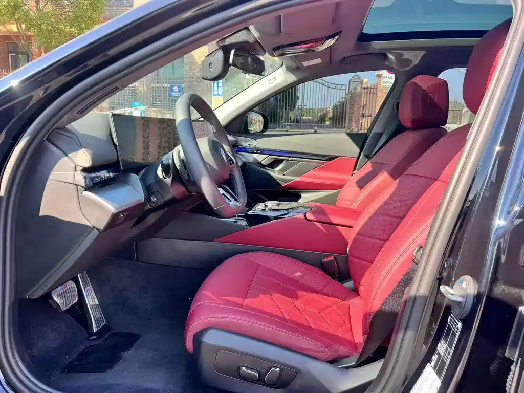 BMW 5 Series — миниатюра 4