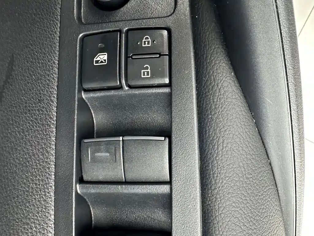 Toyota Corolla — миниатюра 11