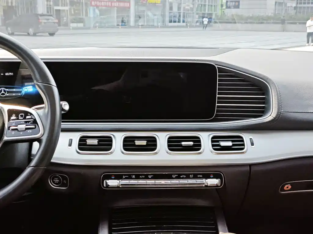 Mercedes-Benz GLE (Import) — миниатюра 9