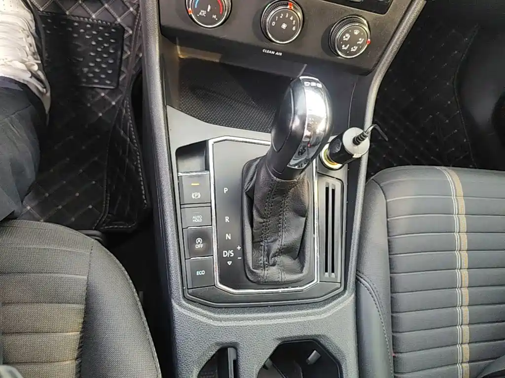 Volkswagen Lavida — миниатюра 14