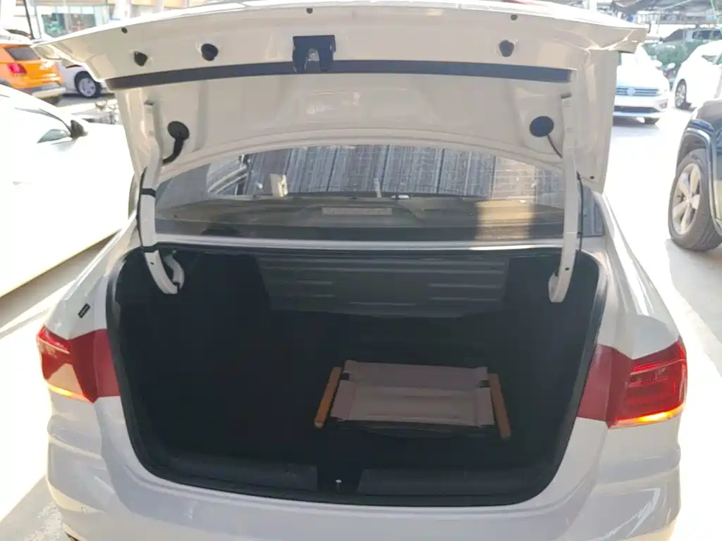 Volkswagen Santana — миниатюра 19