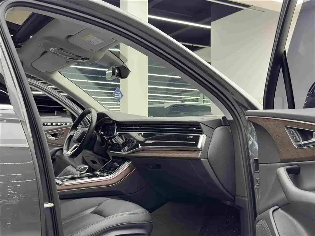 Audi Q7 — миниатюра 8