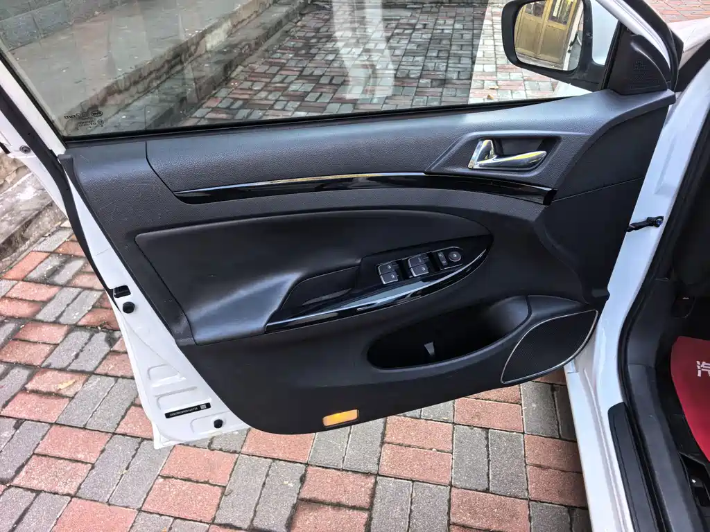 BYD e5 — миниатюра 5