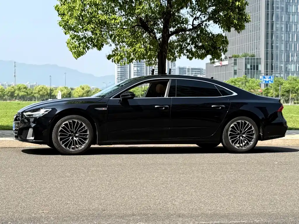 Audi A7L 2024 45 TFSI Luxury