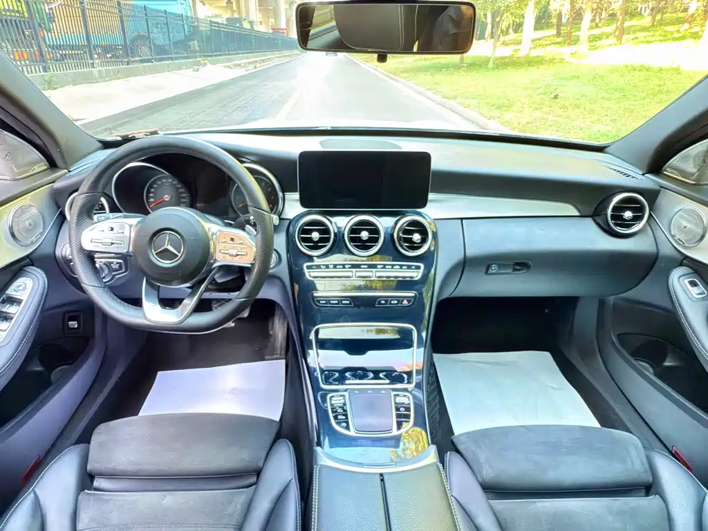 Mercedes-Benz C-Class — миниатюра 8