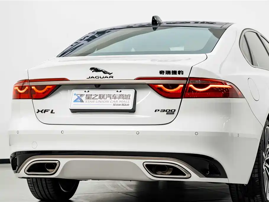 Jaguar XFL 2024 2.0T P300 Flagship Sport