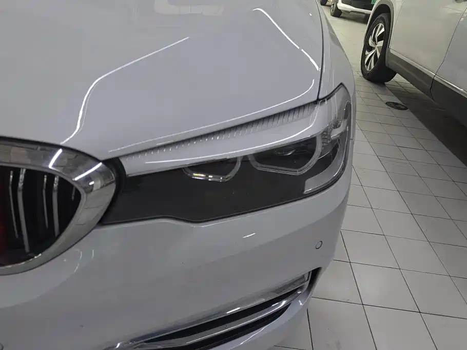 BMW 5 Series — миниатюра 5