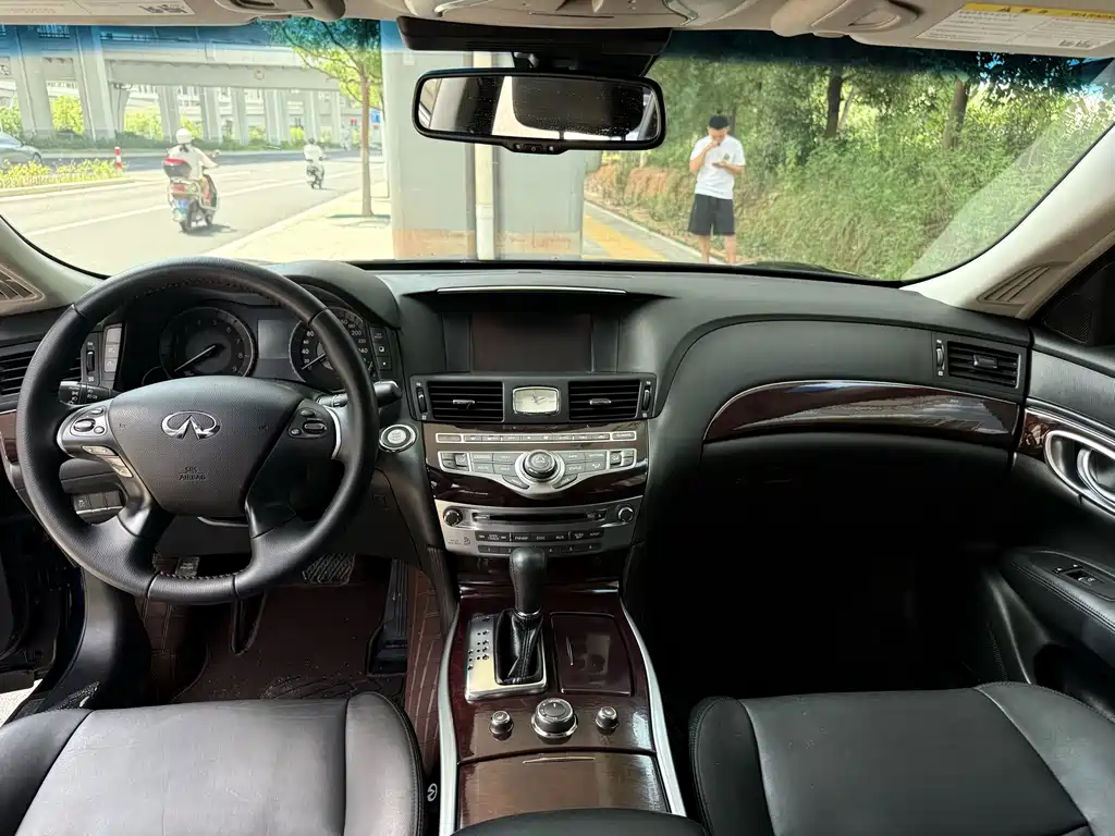 Infiniti Q70 — миниатюра 9