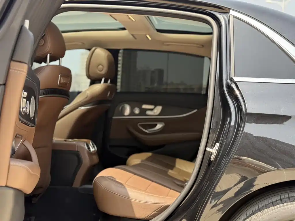 Mercedes-Benz E-Class — миниатюра 7