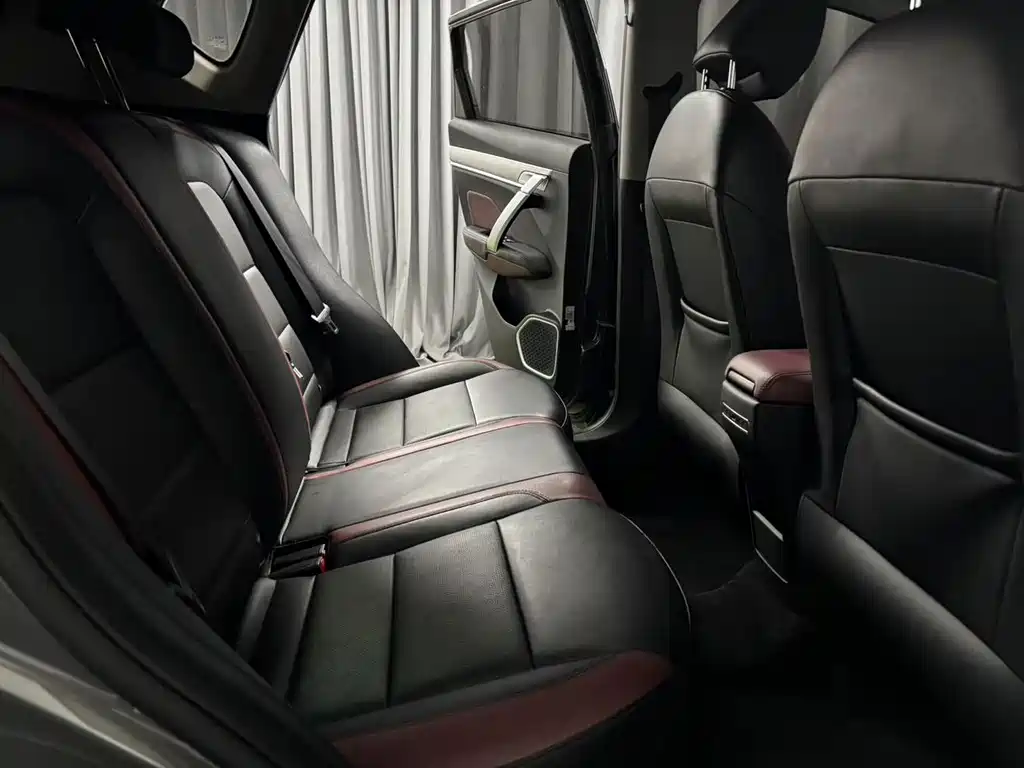 Geely Binyue — миниатюра 8