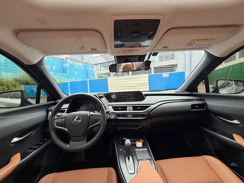Lexus UX New Energy — миниатюра 6