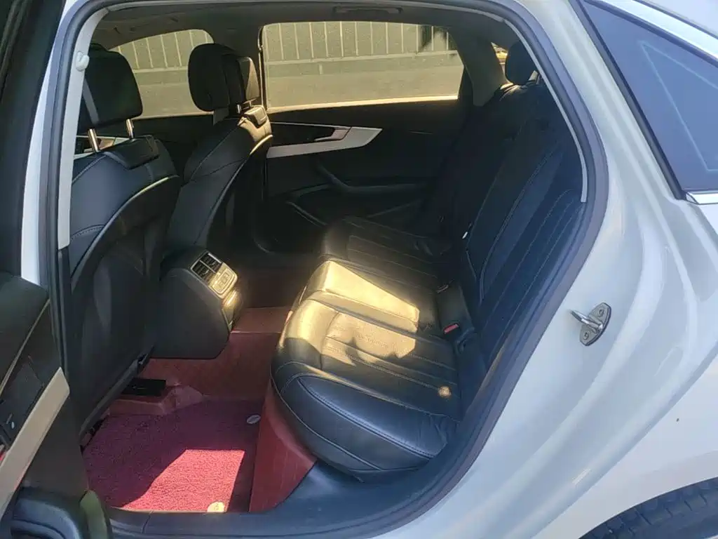 Audi A4L — миниатюра 17