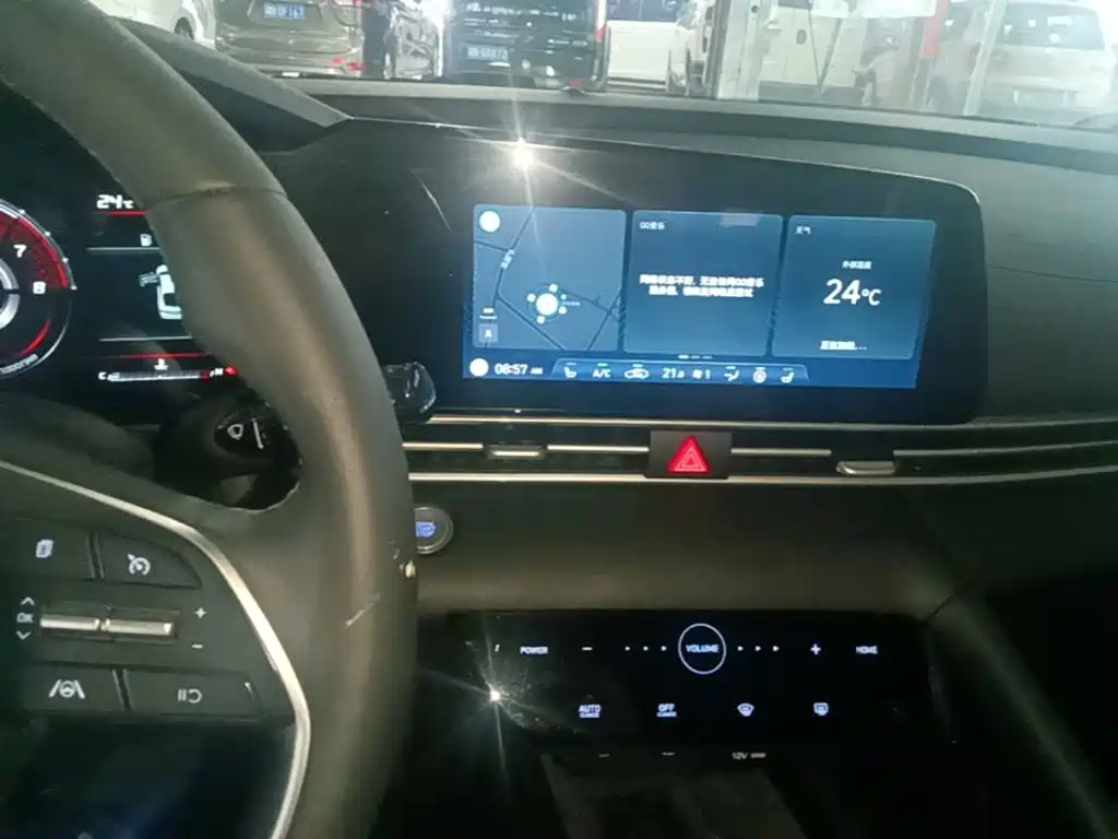 Hyundai Elantra — миниатюра 13