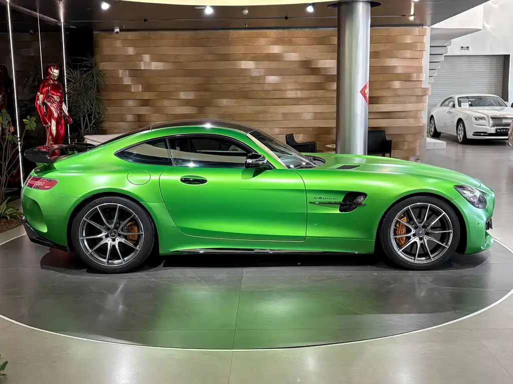 MERCEDES-BENZ AMG GT
