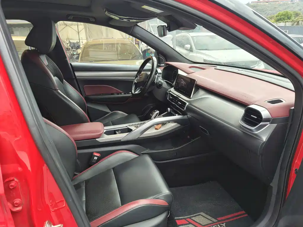 Geely Binyue — миниатюра 6