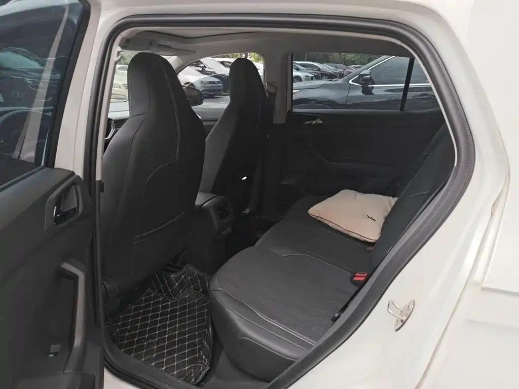 Volkswagen T-Cross — миниатюра 18