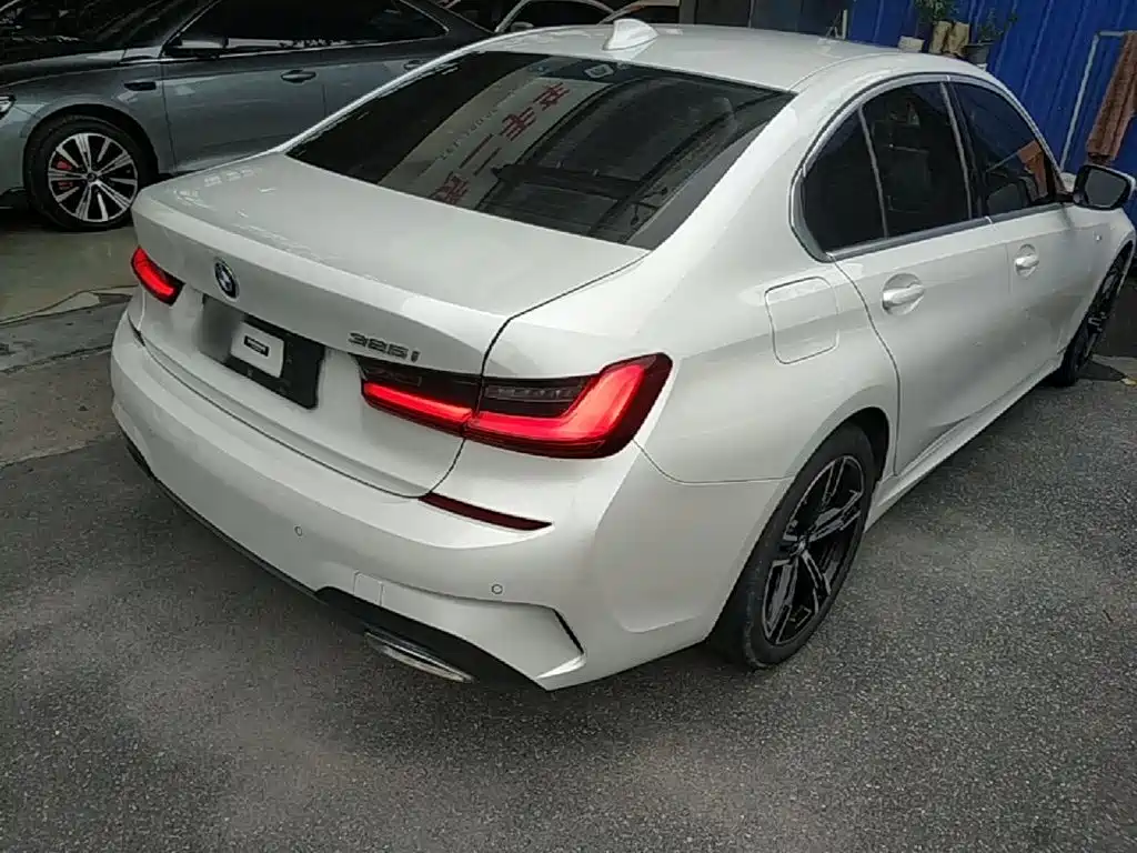 BMW 3 Series — миниатюра 7