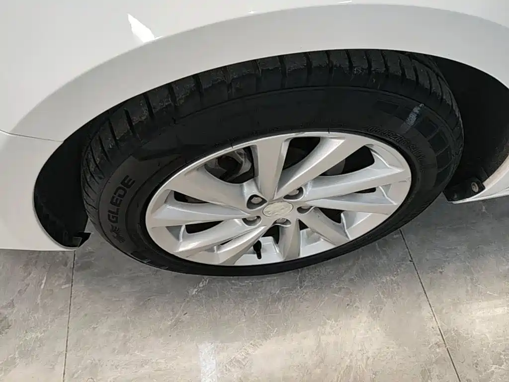 Buick Verano — миниатюра 23