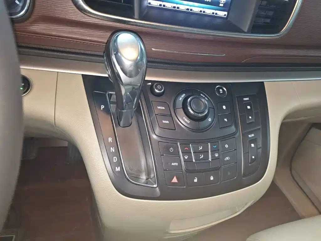 Buick GL8 — миниатюра 14