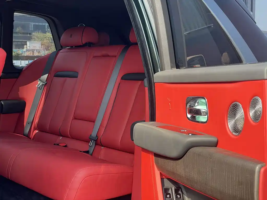 Rolls-Royce Cullinan — миниатюра 13