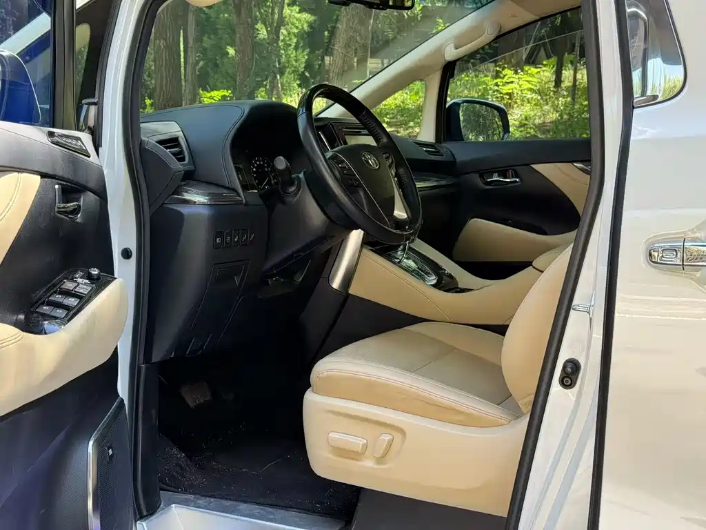 Toyota Alphard — фотографии объявления, Фото 25