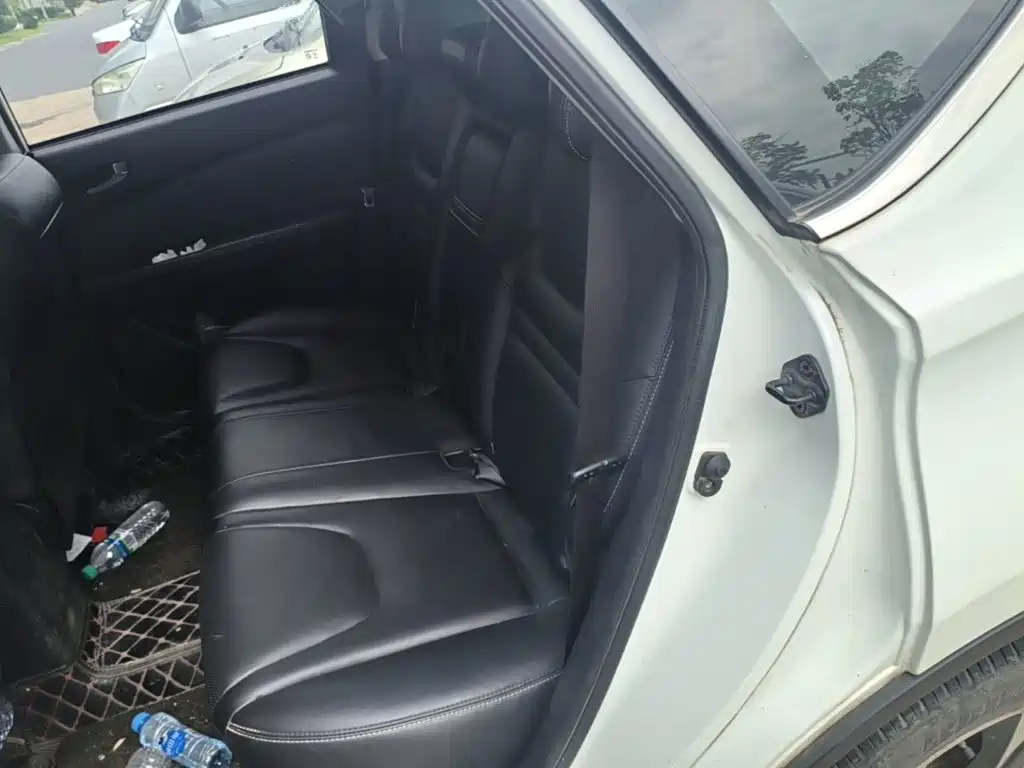 Luxgen U6 — миниатюра 17