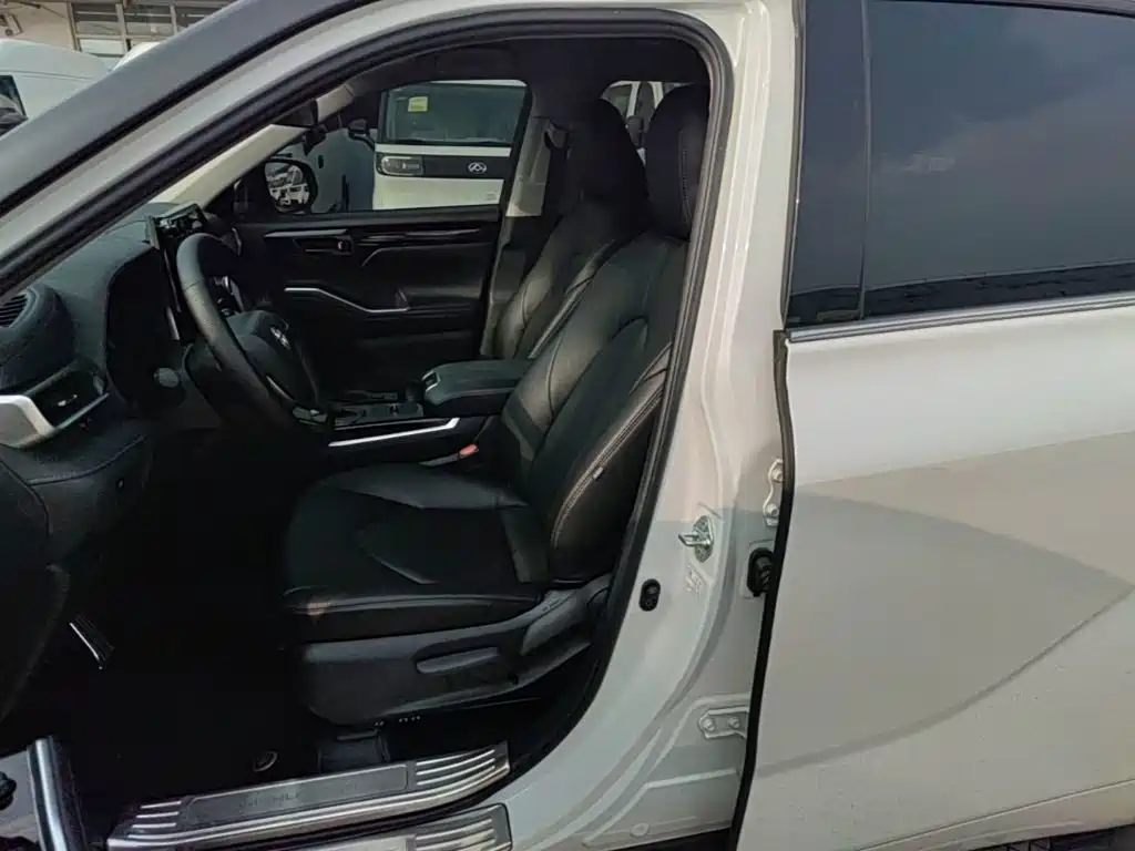 Toyota Highlander — миниатюра 15