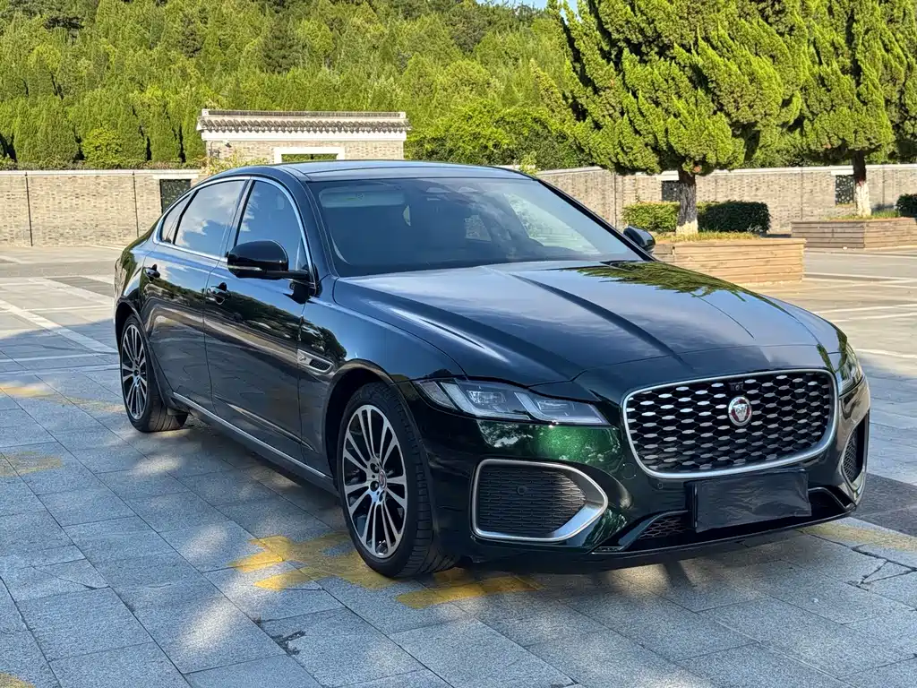 Jaguar XFL — миниатюра 3