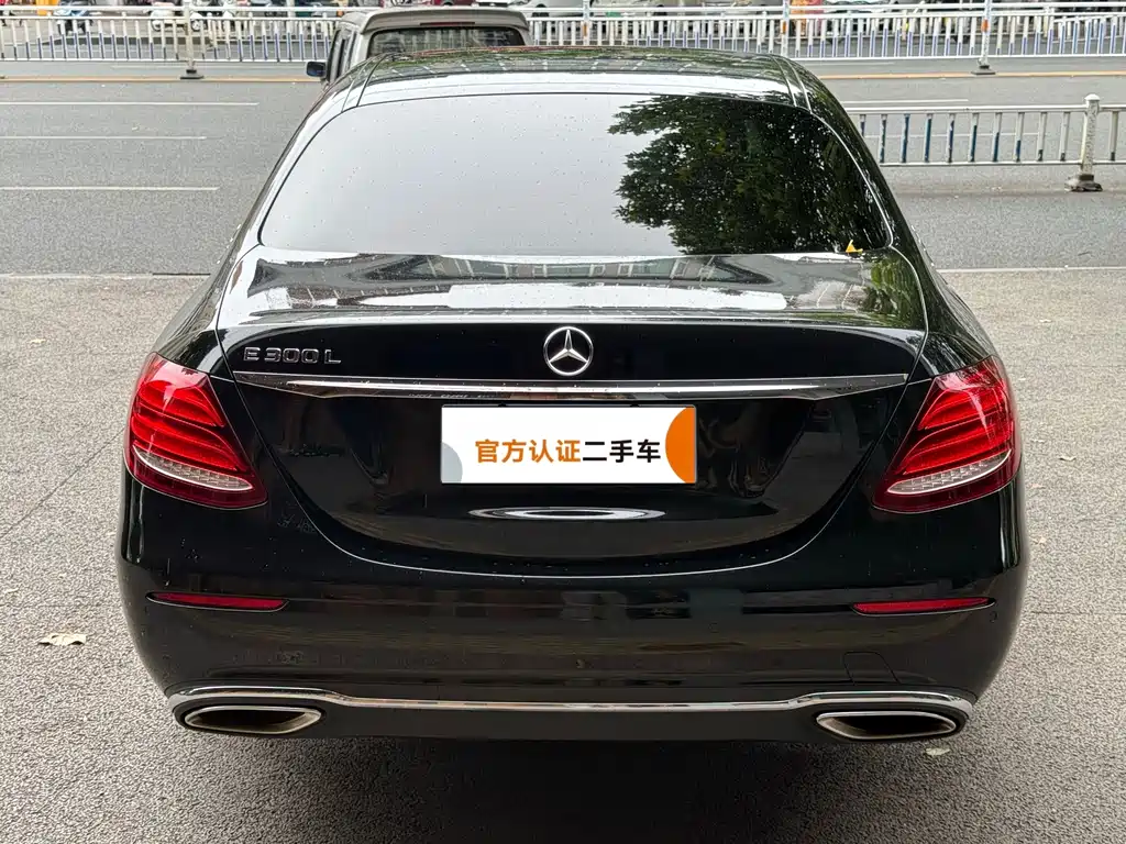 Mercedes-Benz E-Class — миниатюра 4
