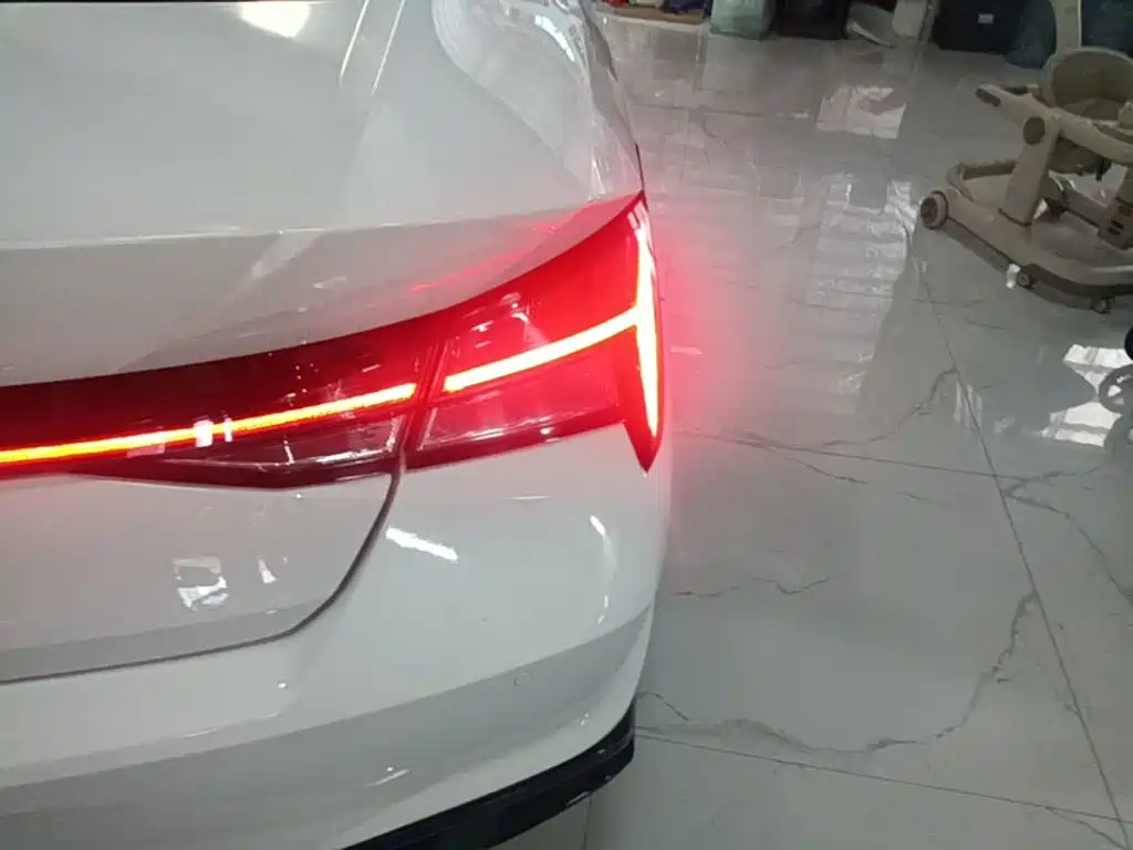 Hyundai Elantra — миниатюра 8