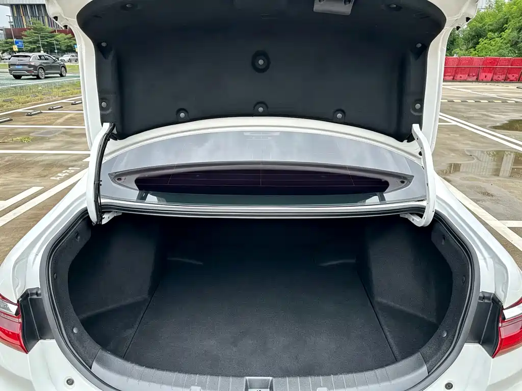 BYD Qin — миниатюра 19