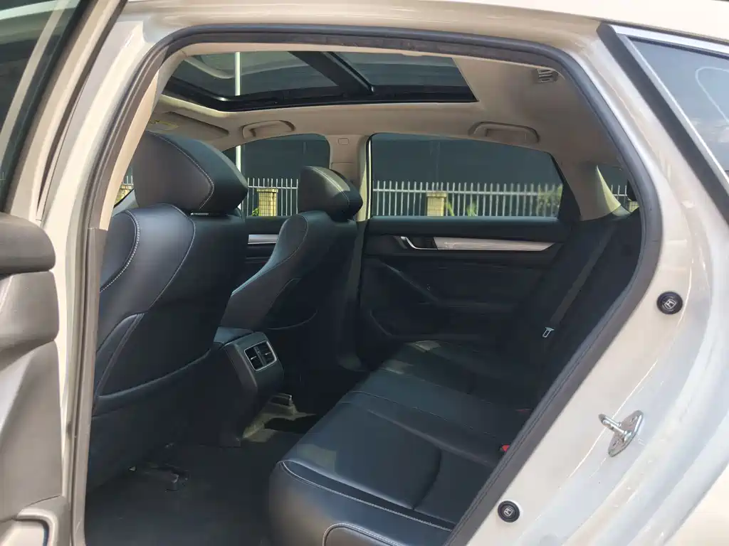Honda Inspire — миниатюра 10