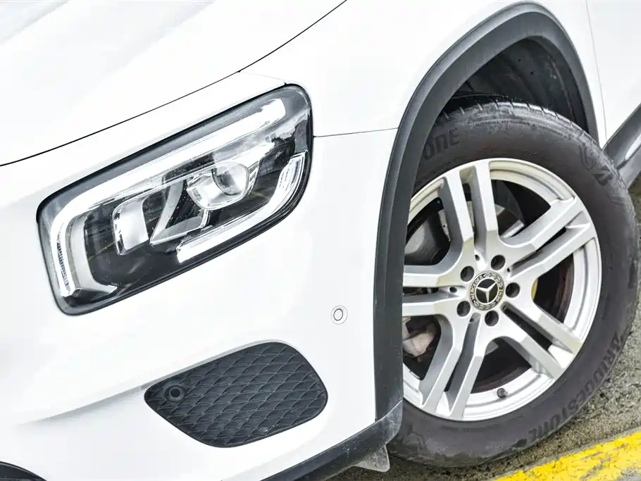 Mercedes-Benz GLB — миниатюра 19