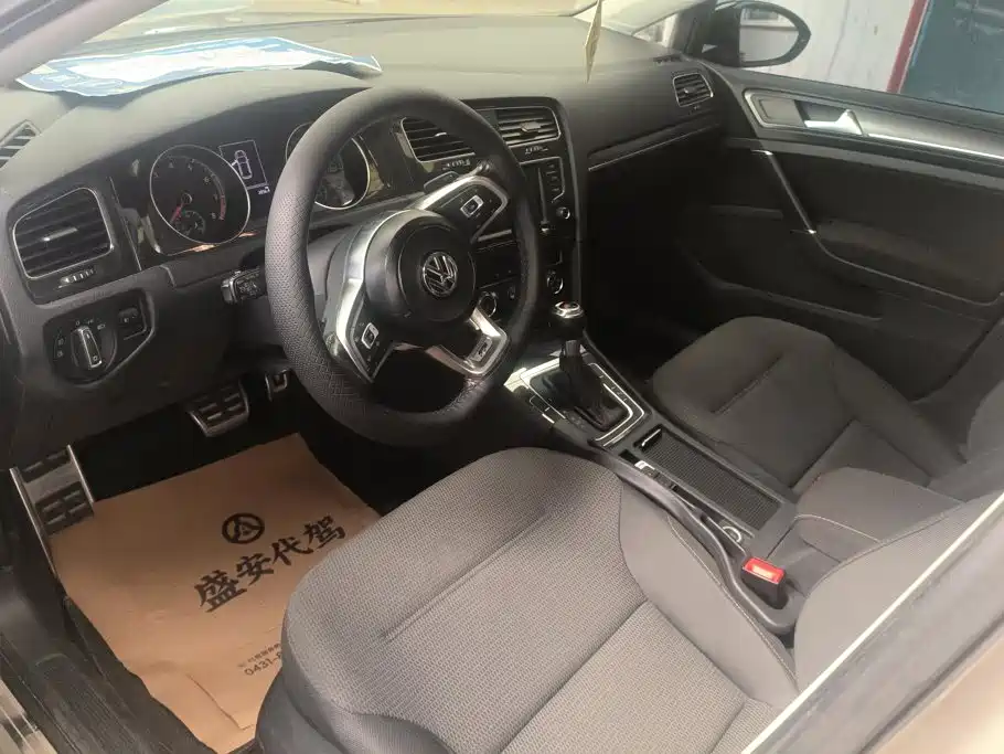 Volkswagen Golf — миниатюра 12