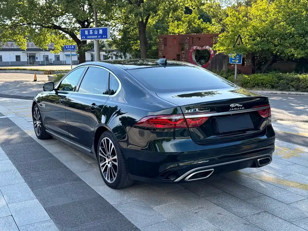 Jaguar XFL — миниатюра 6