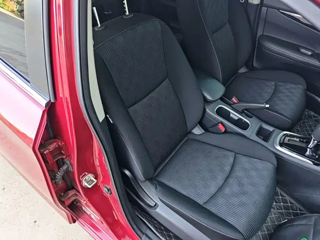 Nissan Tiida — миниатюра 25