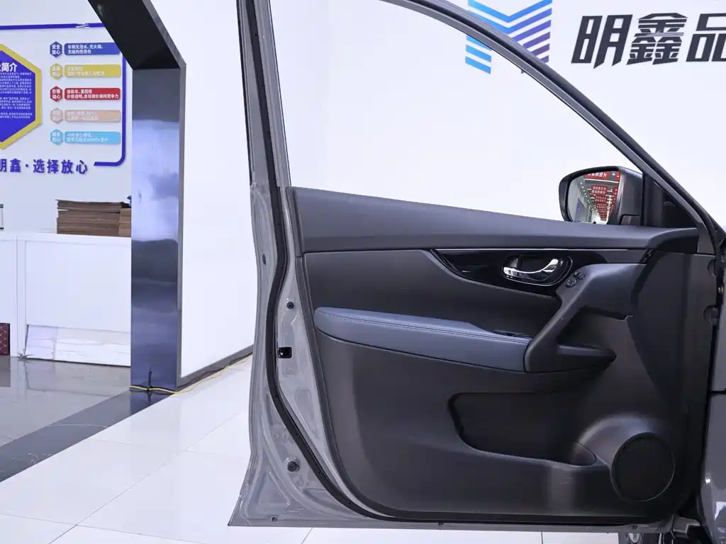 Nissan X-Trail — миниатюра 18