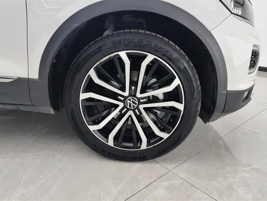 VOLKSWAGEN T ROC EXPLORING SONGS