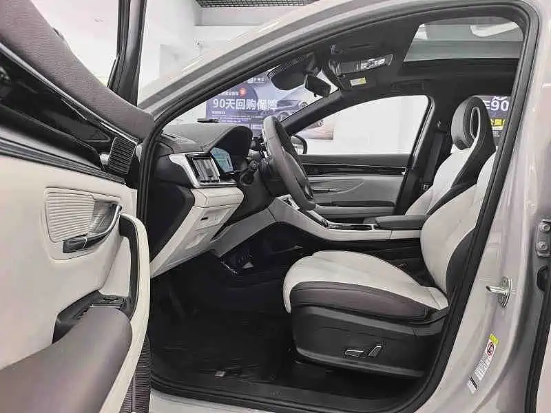 BYD PLUS New Energy — миниатюра 4