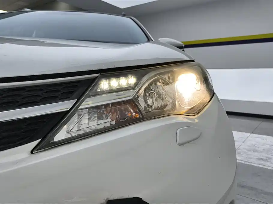 TOYOTA RAV4 RONGFANG