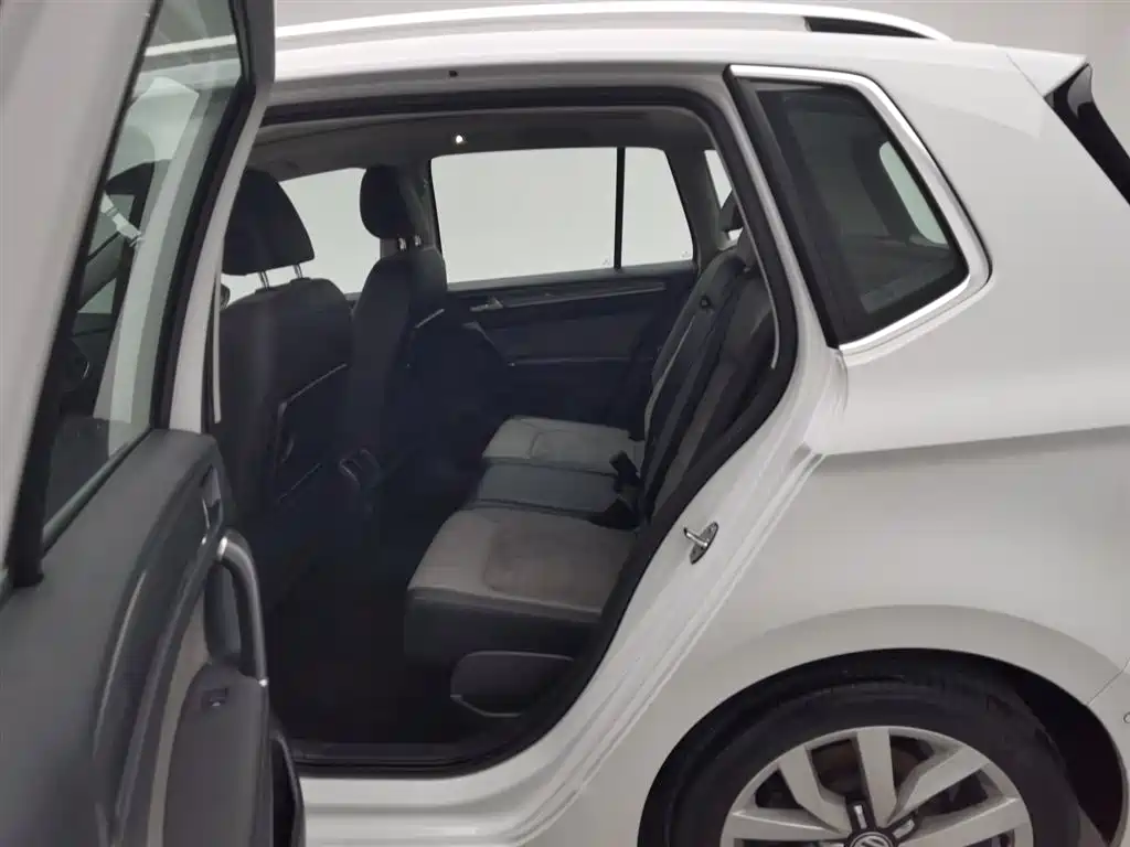 VOLKSWAGEN GOLF*JIAYU