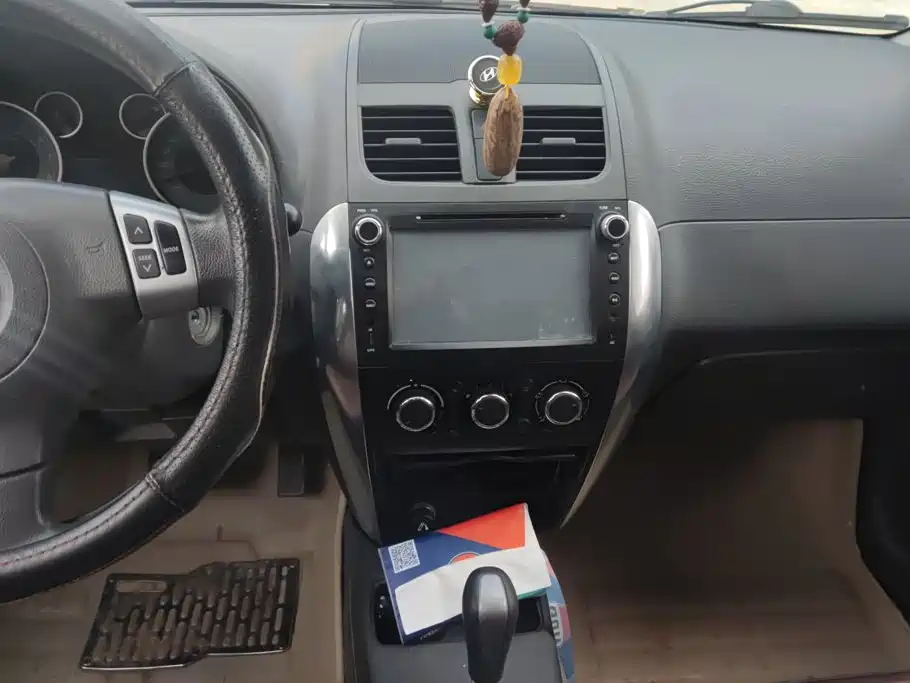 Suzuki SX4 — миниатюра 13