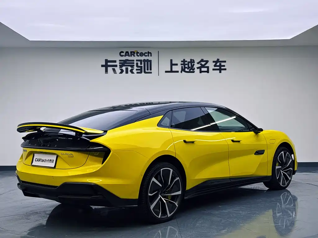 Lotus Emeya 2026 900 4 мест