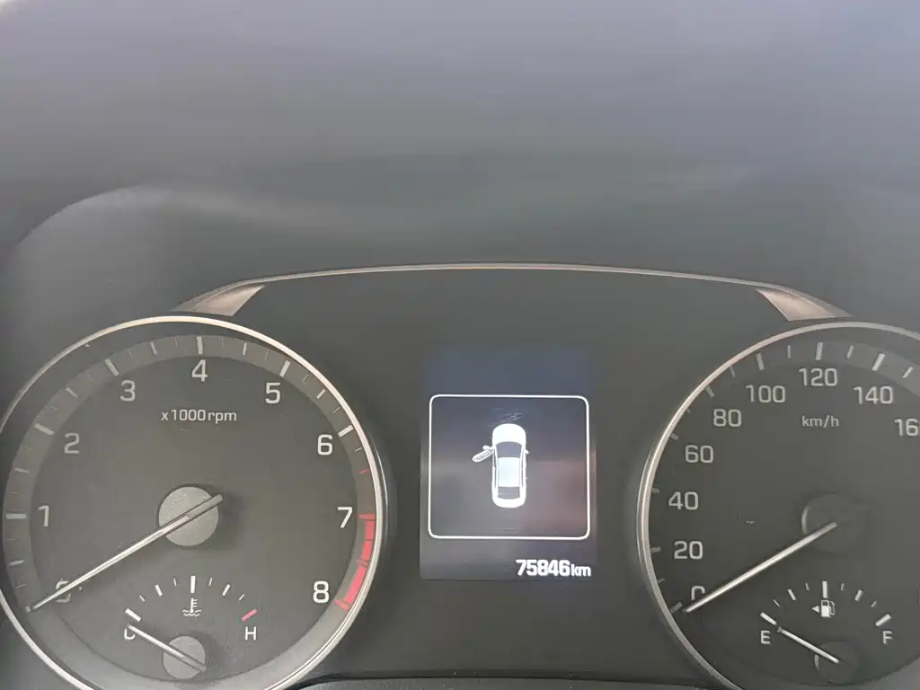 Hyundai Elantra — миниатюра 18