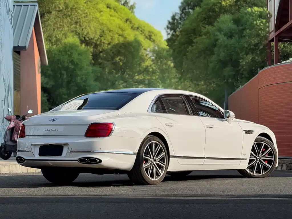 Bentley Flying Spur — миниатюра 18