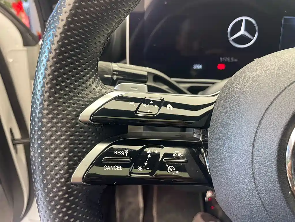 Mercedes-Benz C-Class — миниатюра 16