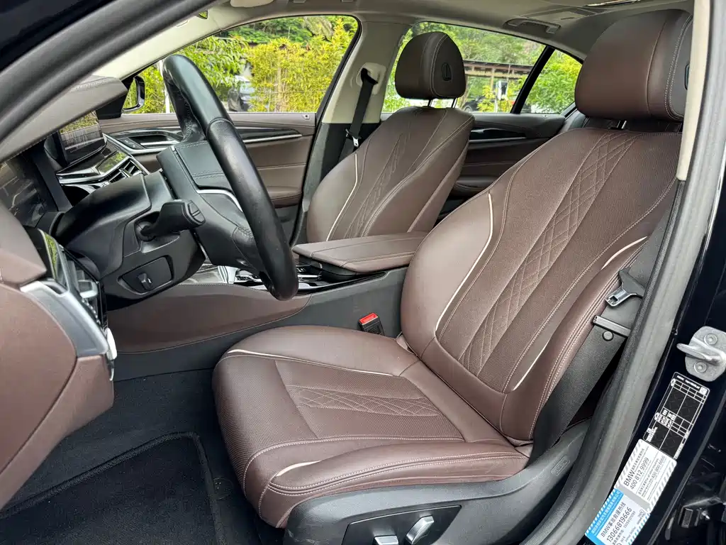 BMW 5 Series — миниатюра 5