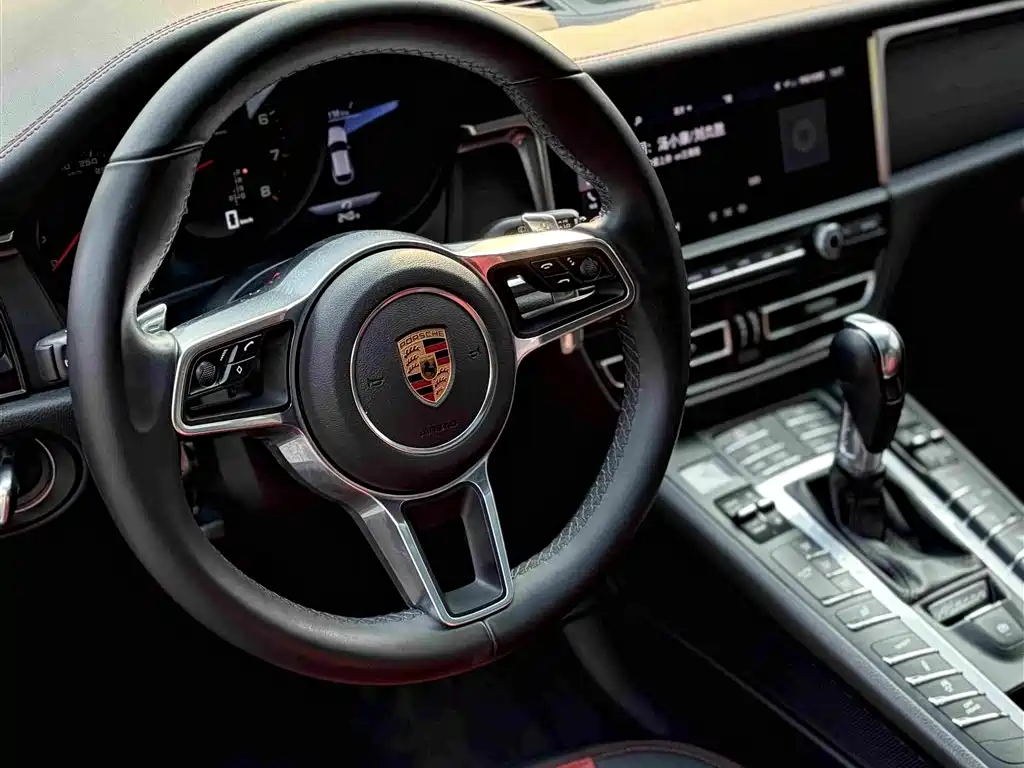 Porsche Macan — миниатюра 11