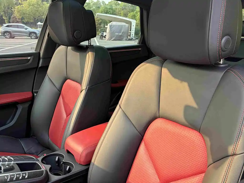 Porsche Macan — миниатюра 15